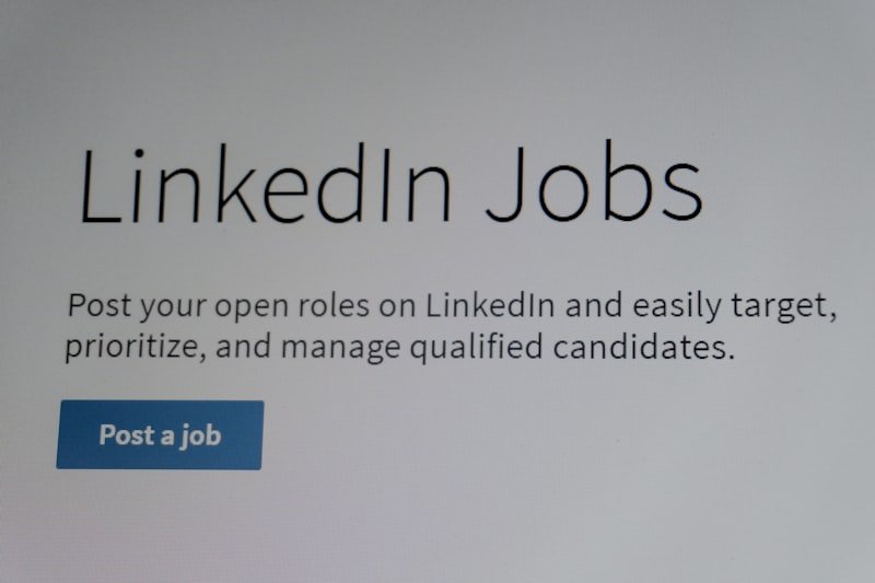Linkedin jobs interface with 'post a job' button.