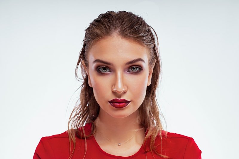 woman in red crew neck shirt